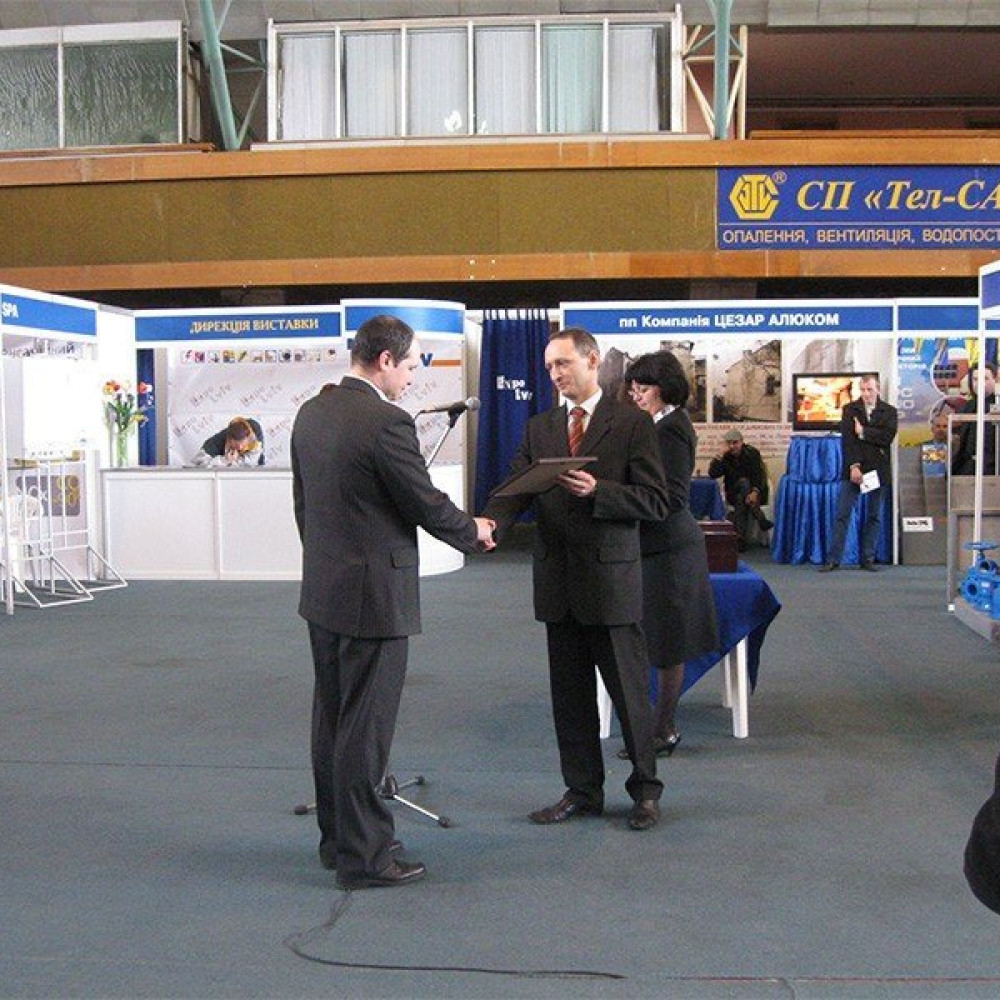 открытие выставки каминов 2011